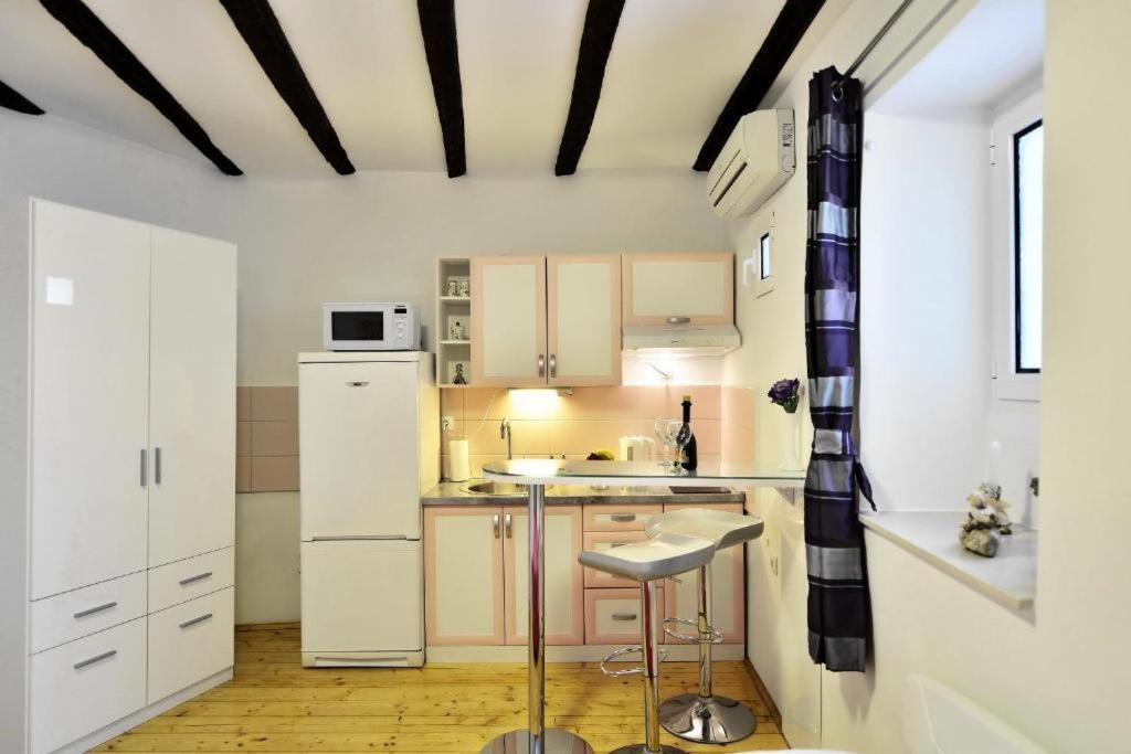 דירות ספליט Marigold Stone House מראה חיצוני תמונה