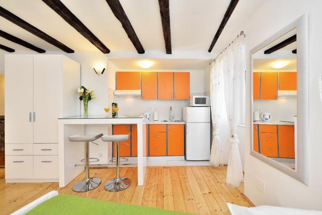 דירות ספליט Marigold Stone House מראה חיצוני תמונה
